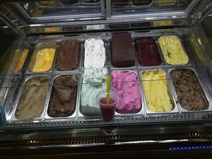 آبمیوه و بستنی پوریا 3