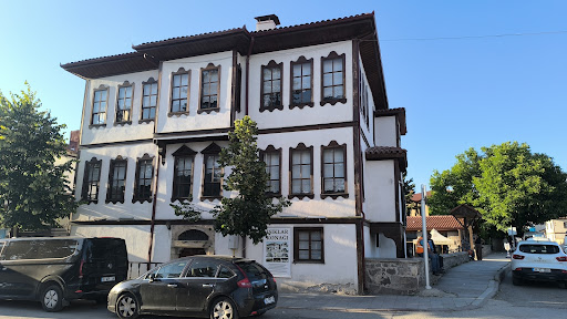 IŞIKLAR KONAĞI