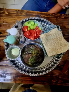 کافه رستوران لبخند لاهیجان