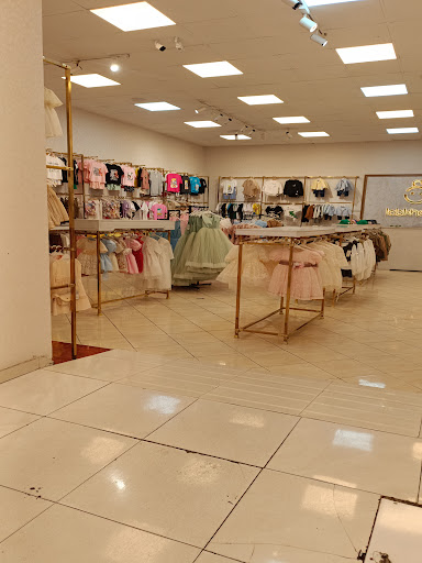 فروشگاه کودک و نوجوان لبخند شهریار
