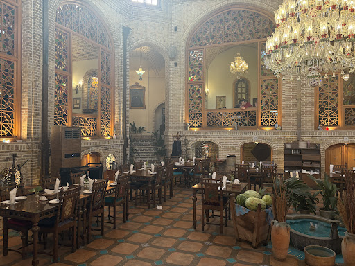 رستوران وکیل التجار