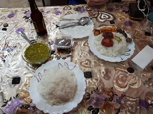 رستوران محلی گیلان زمین