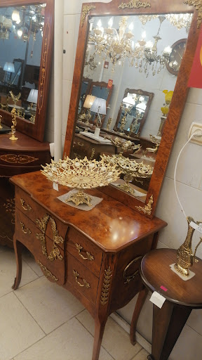 فروشگاه رنگ و ابزار فریدون