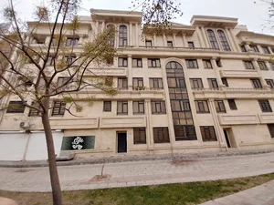 ساختمان رویال پارک