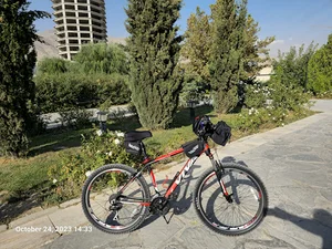 پیست دوچرخه سواری دریاچه چیتگر