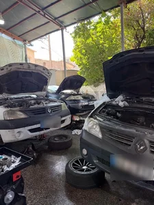 تعمیرگاه کلینیک مرکزی رنو 4
