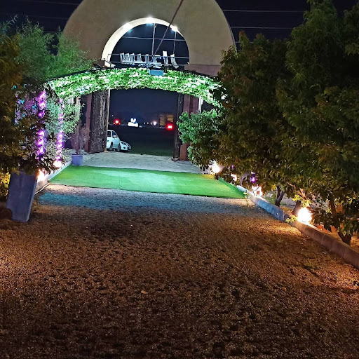 باغچه رستوران سپیدار