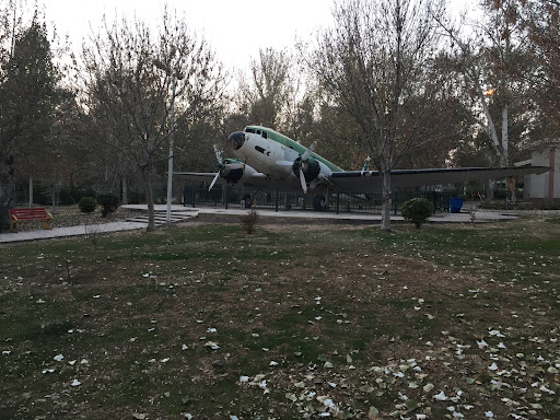 یادمان هواپیمای داکوتا