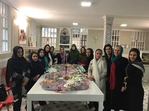 آموزشگاه آشپزی و شیرینی پزی رنگارنگ