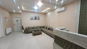 درمانگاه پوست و مو آفرینش 3