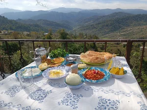 رستوران جنگلی کلبه بهار