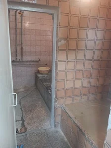 حمام عمومی سرتخت