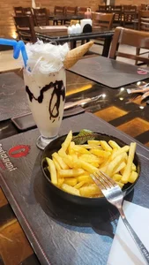 اُت رستوران 4