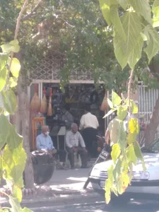 ابزار فروشی مومنی