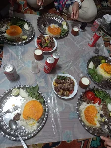 رستوران و سفره خانه سنتی عمو قادر