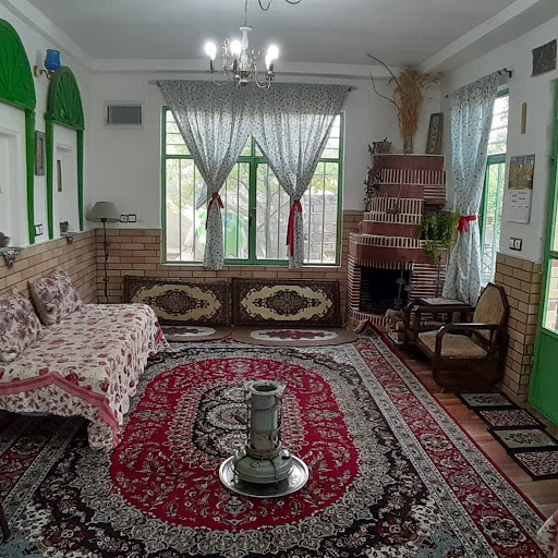 اقامتگاه بومگردی باغ پای پاچنار درجزین