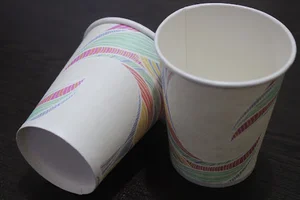 لیوان کاغذی خوشگوار نطنز