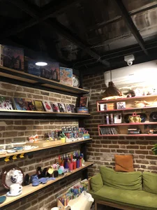 گذر كتاب روبرو