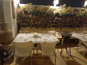 کافه رستوران گیاهی مهر میترا