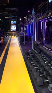باشگاه بدنسازی زندگی با ورزش (Gym Life)