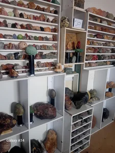 آزمایشگاه کانی و سنگ و انواع جواهرات 2