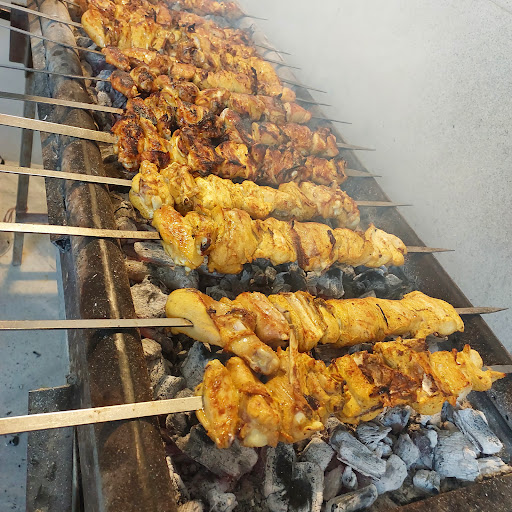 رستوران باغچه سنتی ترنج