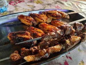 کبابی عمو حسین