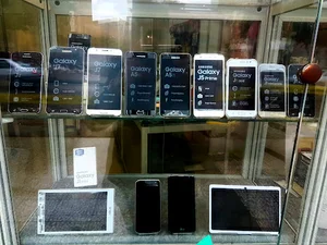 موبایل کریم پور