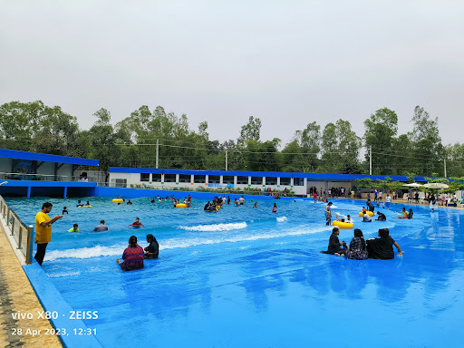 Momo Inn Water Park