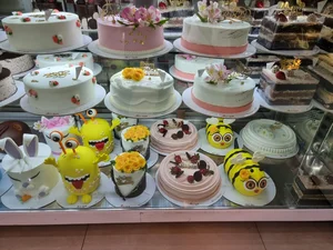 شیرینی سرای تمشک 3