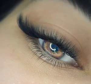 خدمات اکستنشن و لیفت مژه ابرو شیرین فیض 2
