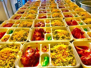 تهیه و توزیع غذای صالح
