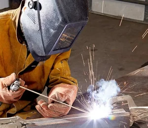 جوشکاری و آهنگری سیار در اوقاف 3
