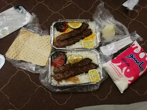 تهیه غذای سل تی تی