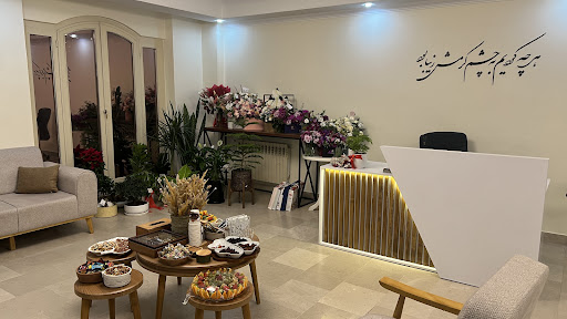 دکتر زهرا رسولی (مجموعه پوست، مو و زیبایی نگارین)