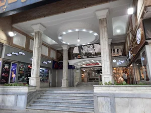مجتمع تجاری عالی قاپو