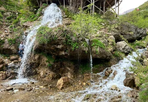 آبشار جواهرده