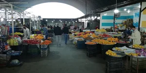بازار میوه و تره بار روز لارستان