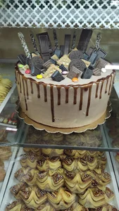 قنادی هما