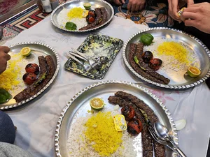 رستوران بابا میرزا
