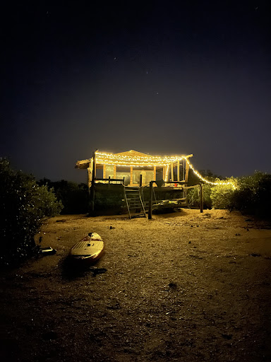 laaver camp hut(کلبه کمپ لاور)