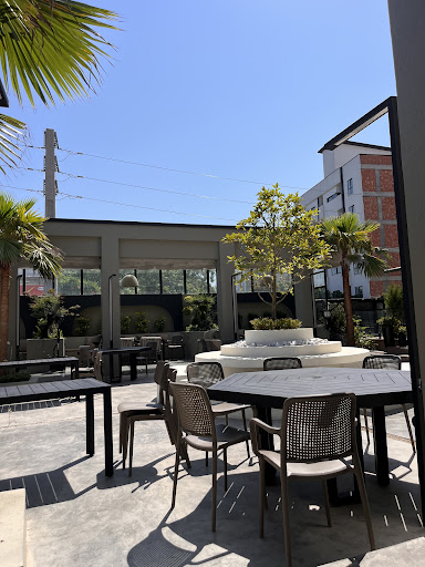 Cafe Fourline