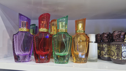 فروشگاه عطر ماه 24