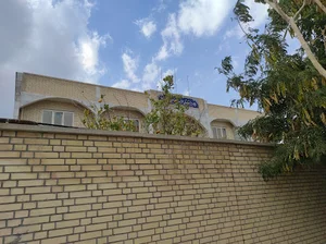 دبیرستان پسرانه علوم و معارف اسلامی صدرا لارستان