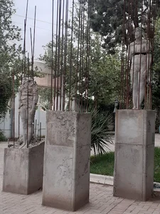 مجسمه خود خواسته