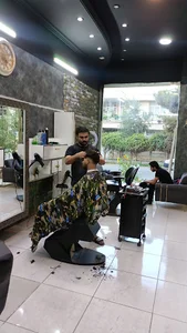 آرایشگاه مردانه چپ دست