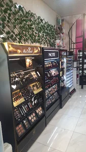 ارایشی و بهداشتی عشوه