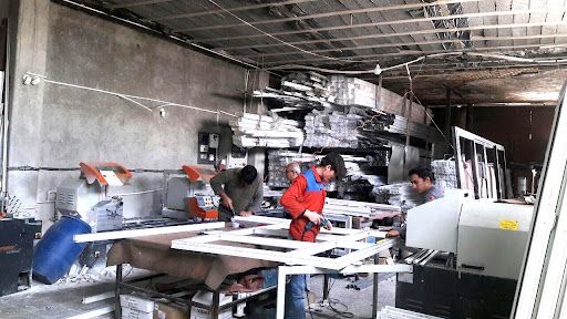 پرشین پنجره پارتیکان (درب و پنجره های دوجداره)