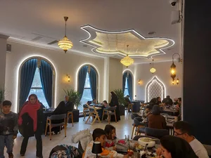 رستوران لعیا لانژ