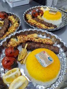 تهیه غذای هانی نو